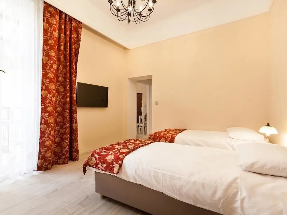 Apartment Bonerowska Lower Ground Floor