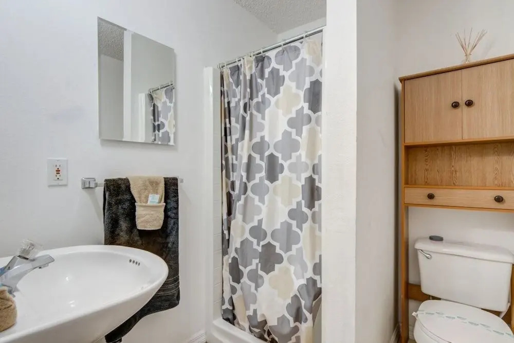 Virginie's Clear Creek 5 Bedroom Home