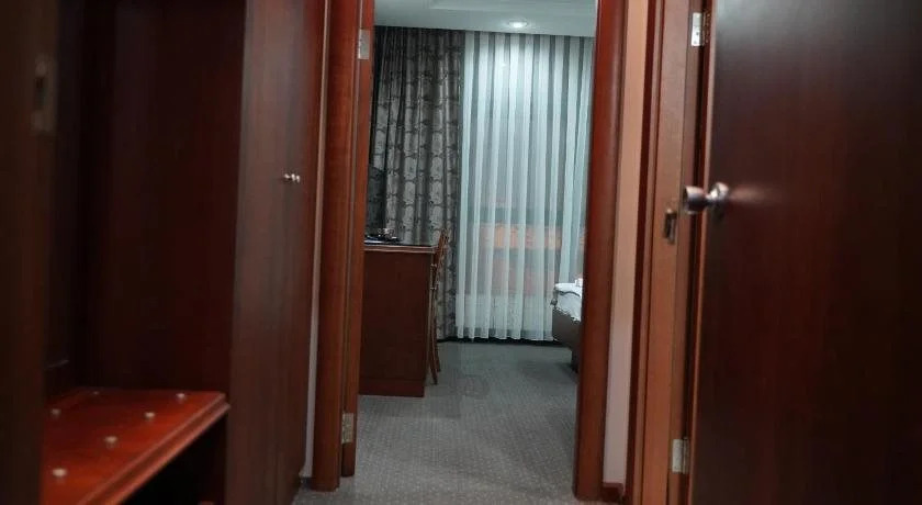 Hotel Tadz ND