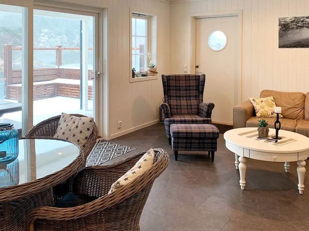 5 Star Holiday Home in Urangsvag
