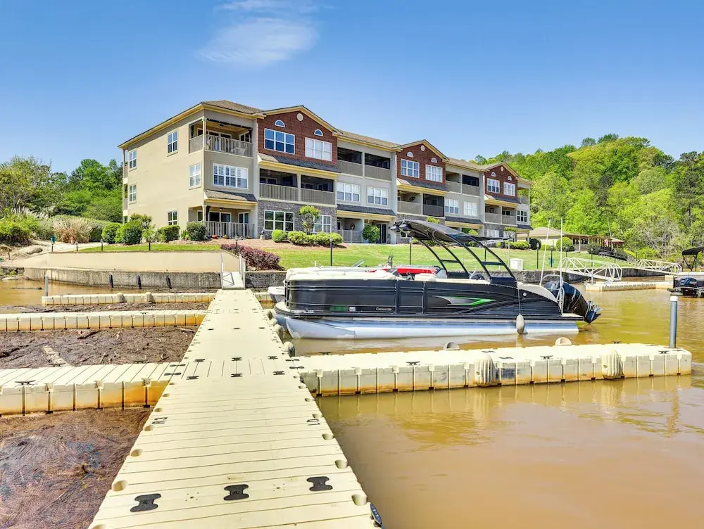Boat Slip & Pool Access: Alexander City Escape
