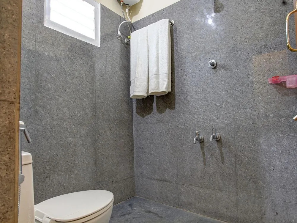 K S Residency By OYO Rooms