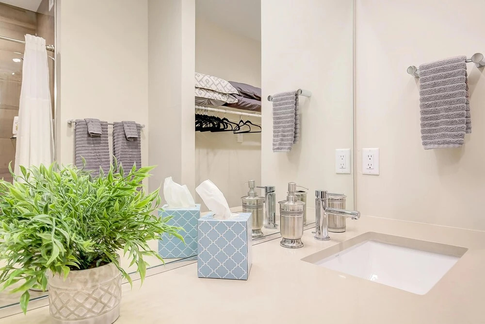 Rino Art Lofts - Modern Rustic Oasis - Sleeps 6