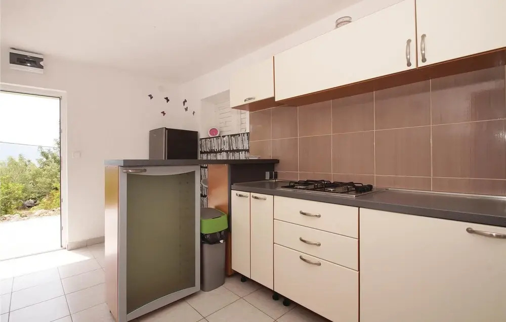Amazing Home in Stratincica With Wifi and 4 Bedrooms
