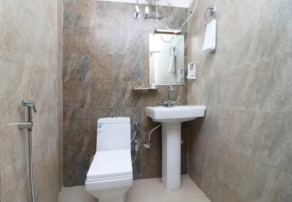 Hotel Royal Palace By OYO Rooms