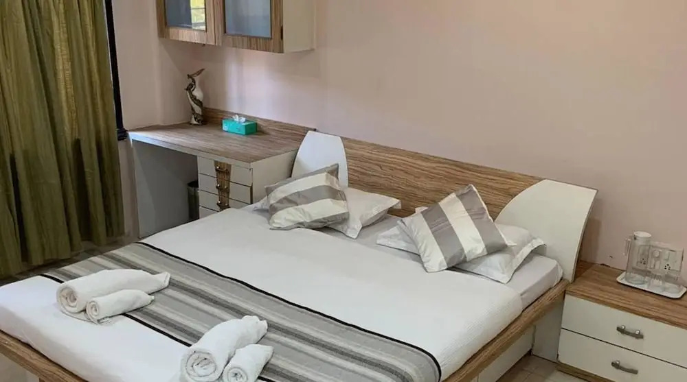 Luxury Stay Close To Worli Sea Face