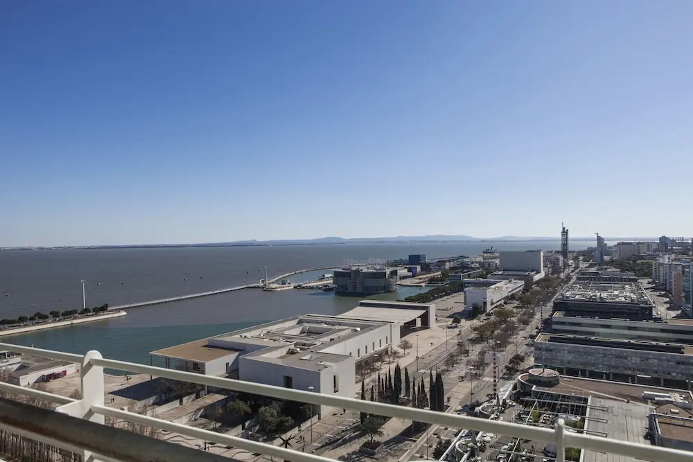 RENT4REST LISBON PARQUE DAS NAÇÕES 17Th FLOOR RIVER VIEW