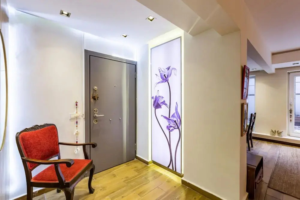 Stylish Flat With Backyard Near Malls in Besiktas