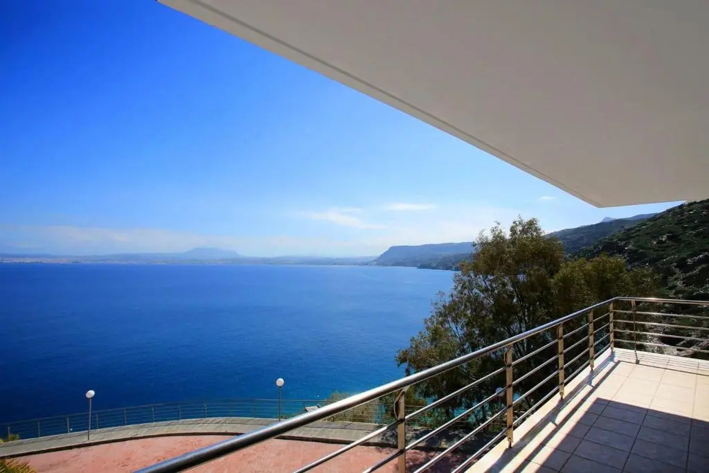 Seafront, 5star Home - 4min Walk To Private Beach