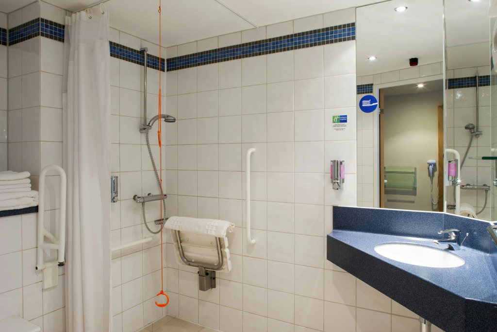 Holiday Inn Express Portsmouth Gunwharf Quays by IHG