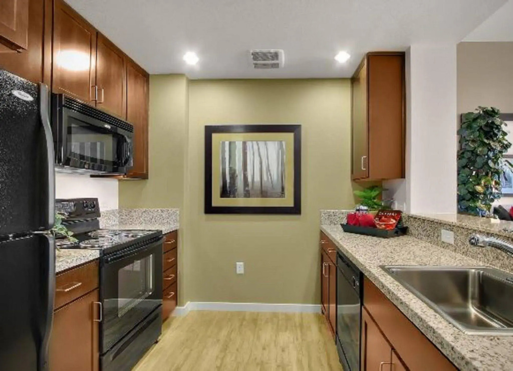Global Luxury Suites at Villa Street