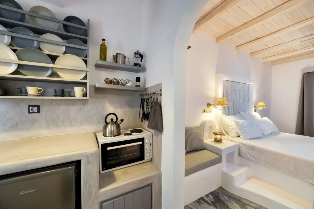Blue Waves Suites & Apartments - To Kyma