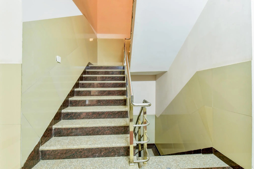 OYO Flagship 75749 Royal Residency