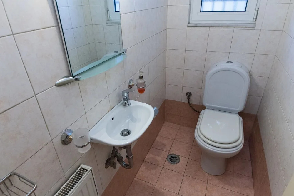 Scenic Balcony Apt in Vibrant Petralona