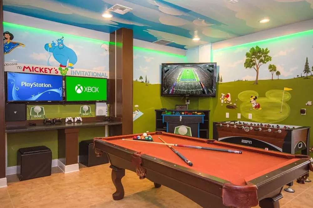 Star Wars & Mickey Themed 5 Bedroom Home by Disney 5 Home by Redawning