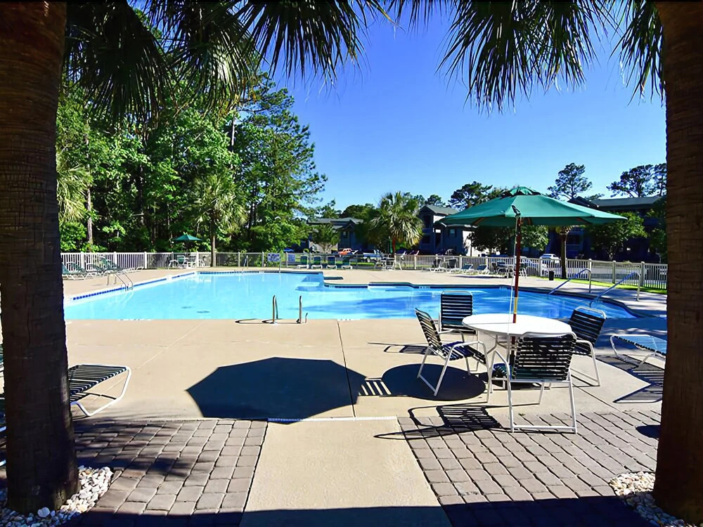 #29H True Blue - 3 Br condo by RedAwning