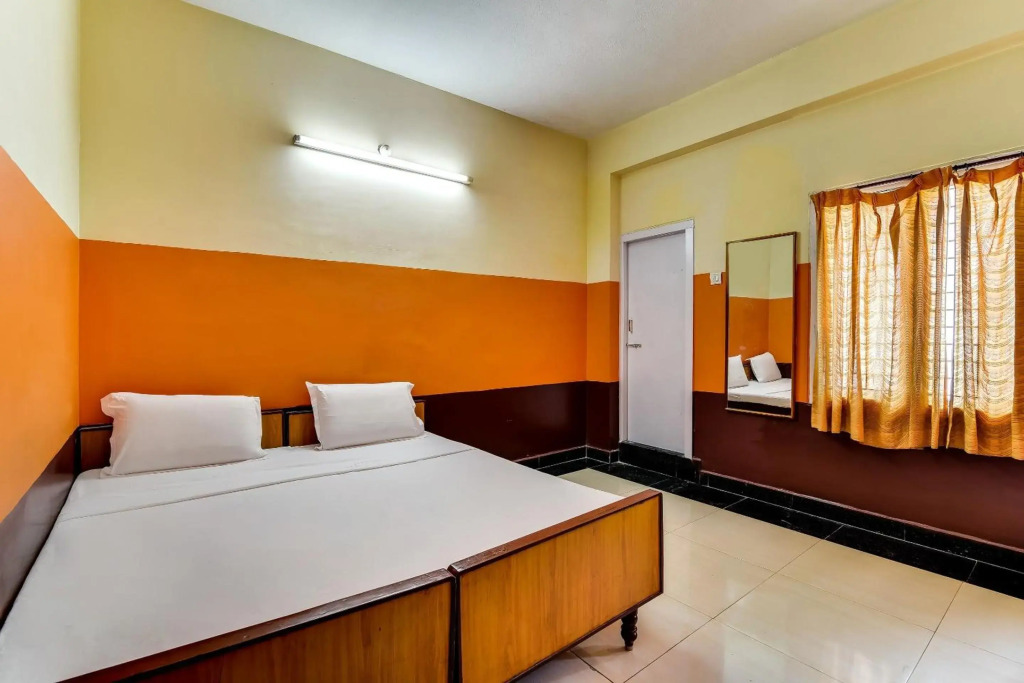 OYO 36583 Hotel Srinivasa Residency