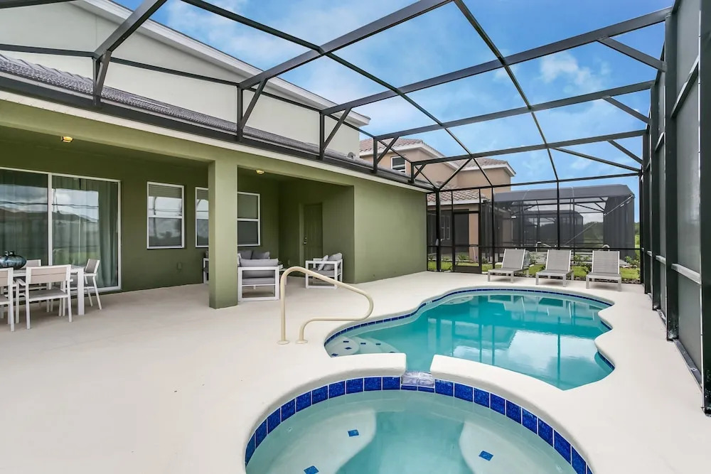 6bed 4Ba Villa Game Room Pool Spa