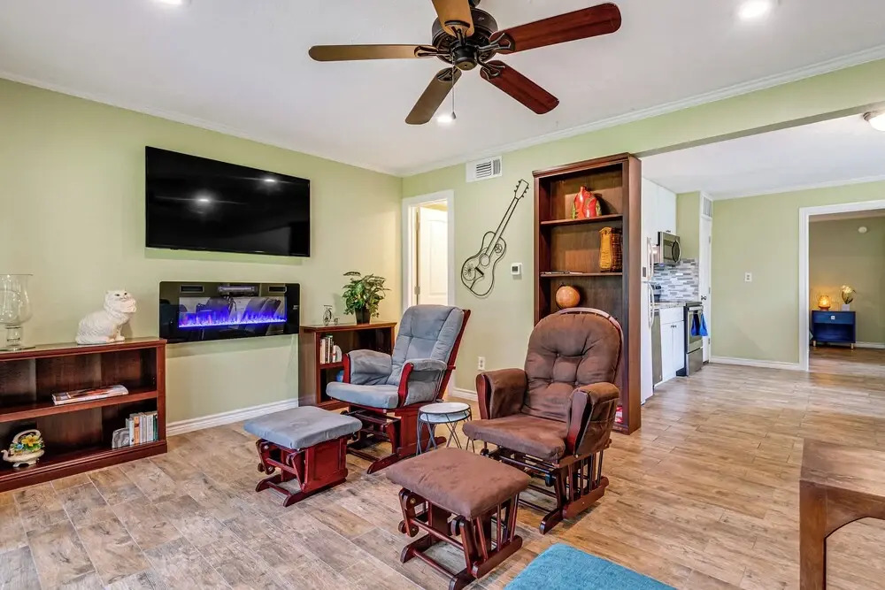Walk to Lake Conroe - Condo w/ Community Perks!