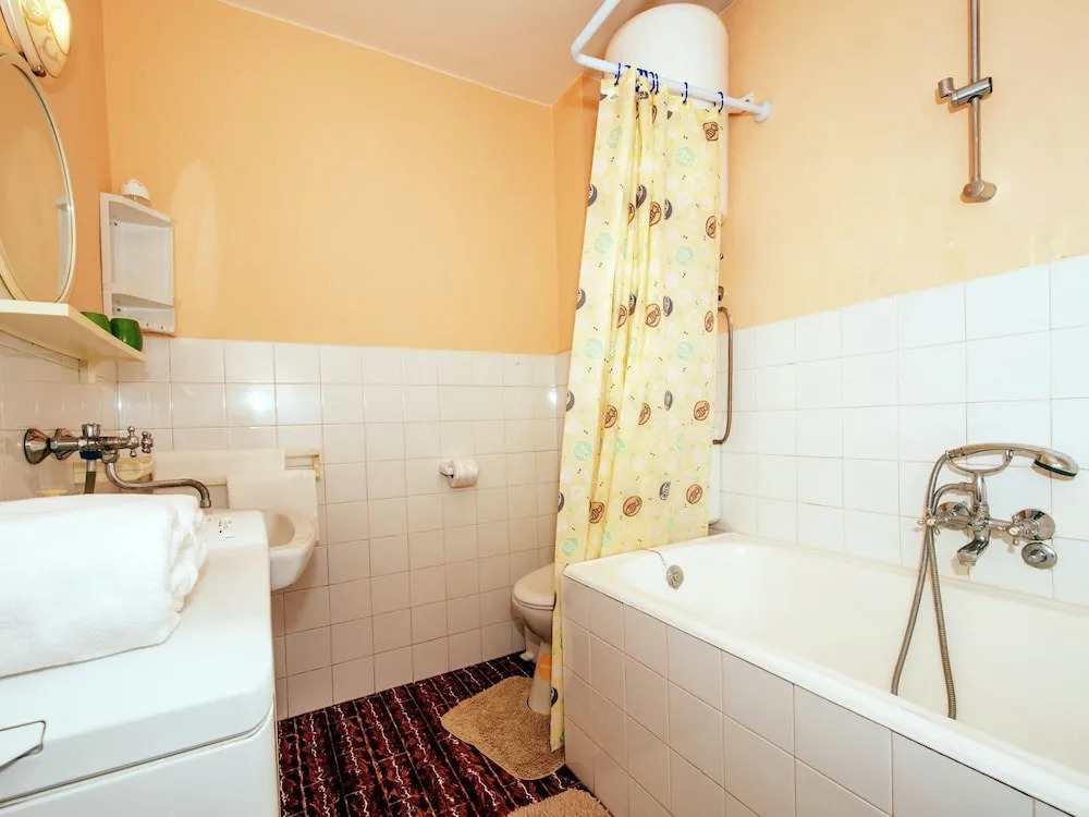 Cozy Apartment in a Quiet Area, Nice Balcony With Park View, Near the Sea