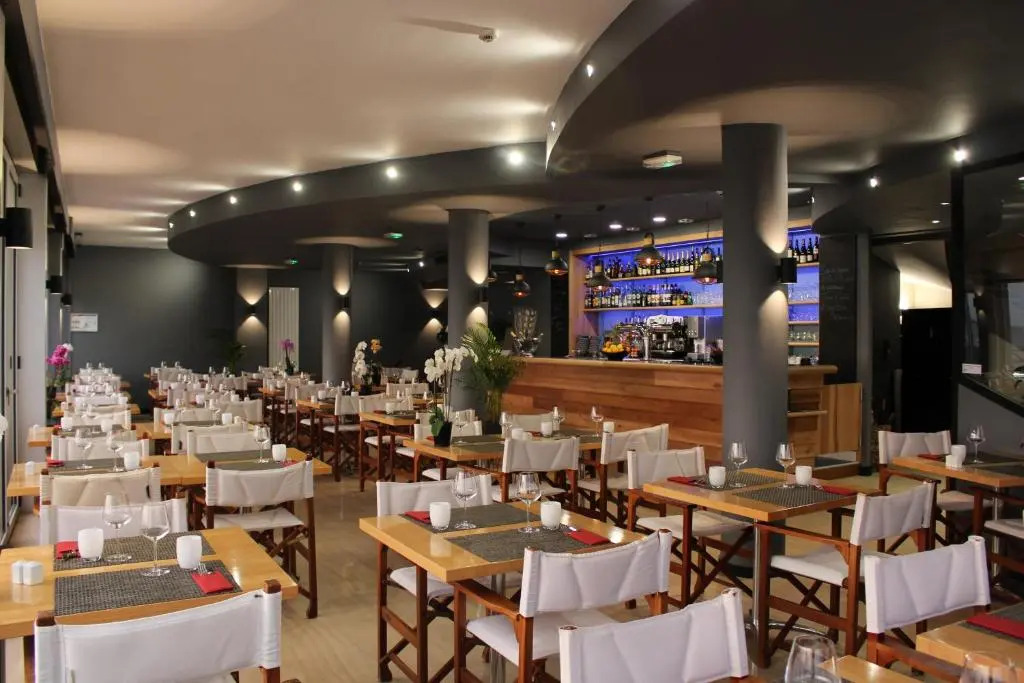 Acadie Saint Victor - Hôtel restaurant -Face mer- Châtelaillon plage