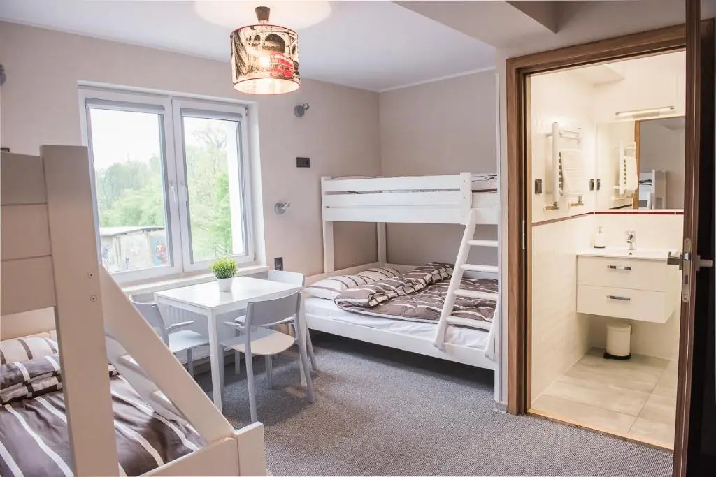B&M Guesthouse