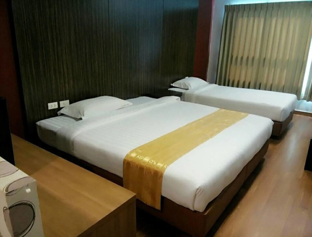 101 Holiday suite