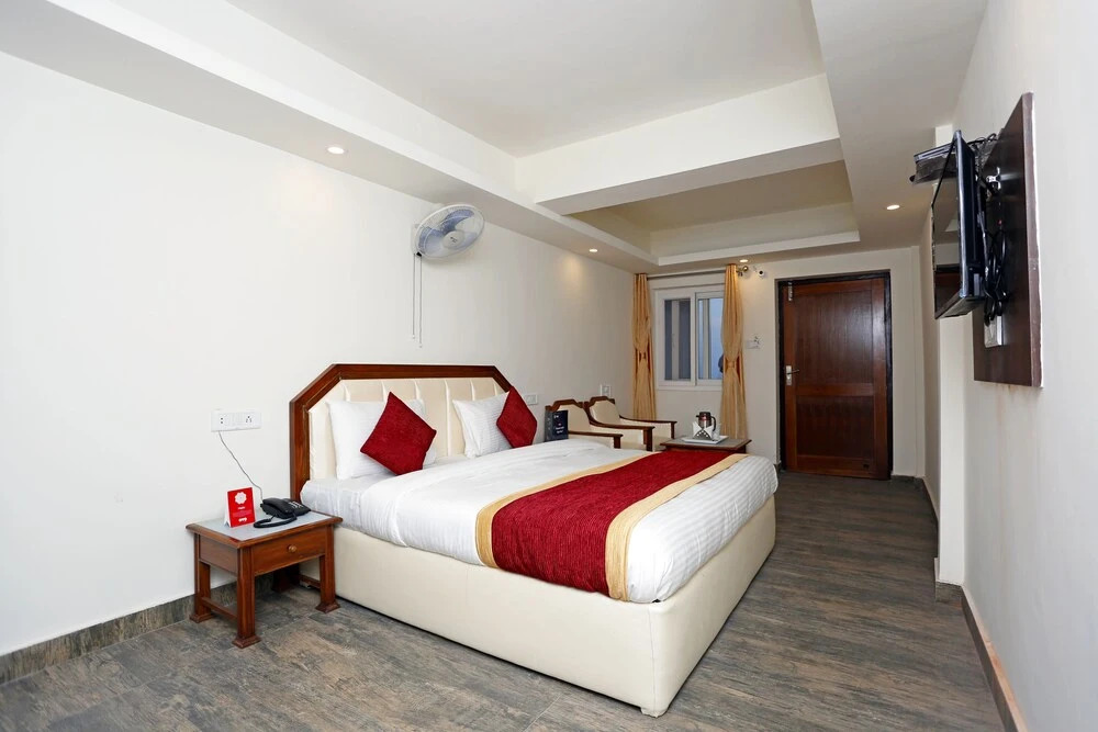 Hotel Raj Deluxe