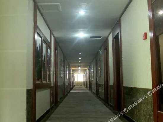 Yulong Hotel