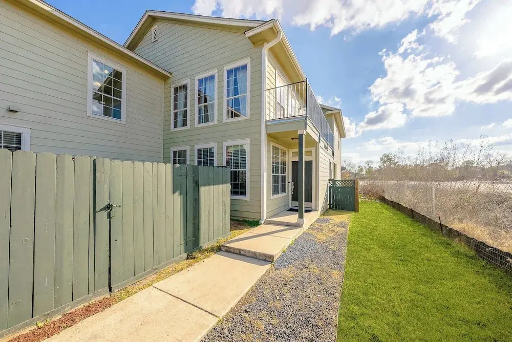 Upstay: Stylish 4BR Getaway in Vibrant East Austin