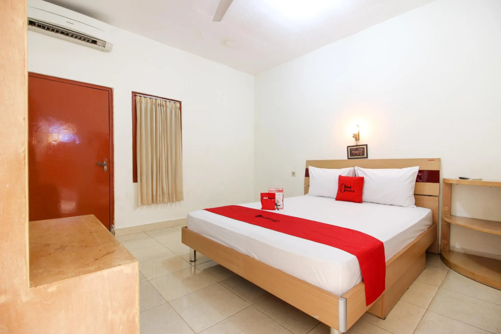 RedDoorz at Hotel Raditia Graha Yogyakarta