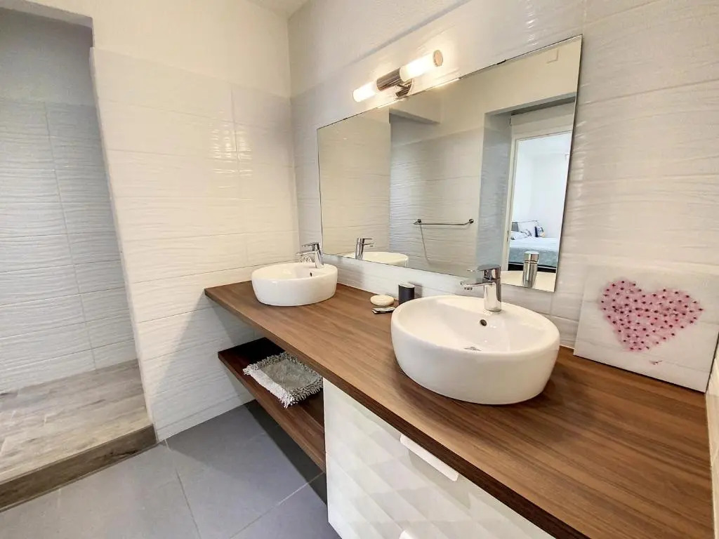 Beautiful suite S7, pool, sea view, Pinel Island