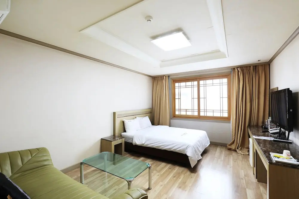 Jeongsun Ace Family Hotel