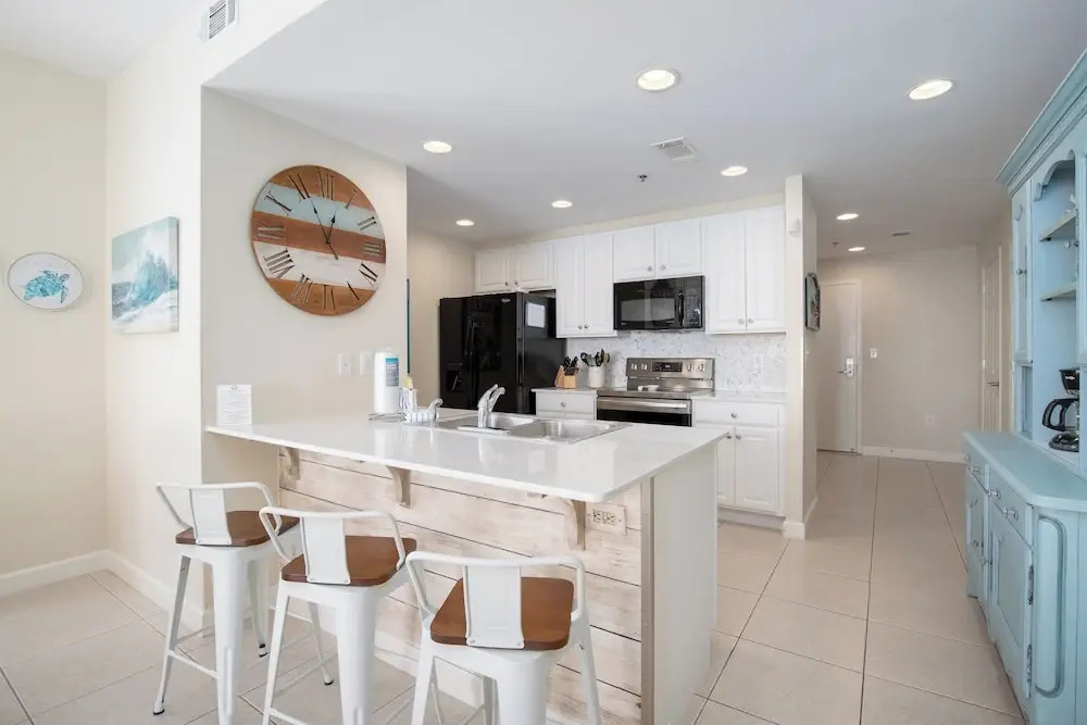 Water Park On-site! 2 Beachfront Master Suites! Corner Balcony Views!