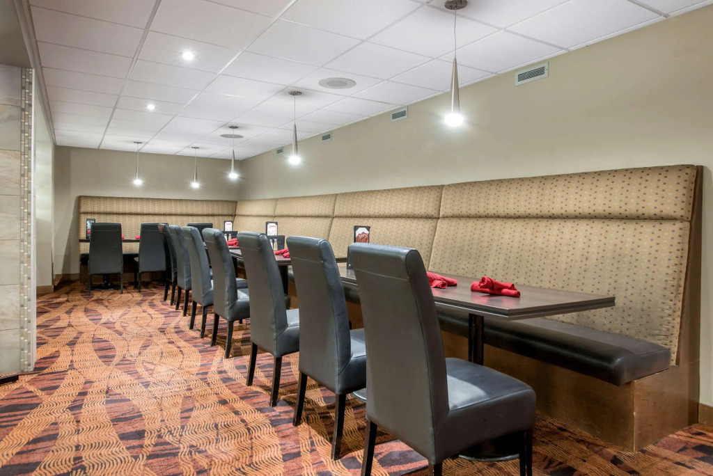 Clarion Hotel & Suites