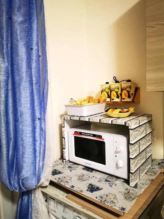 One bedroom appartement with city view terrace and wifi at Roma