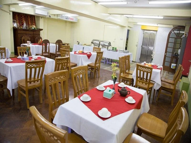 Kaung Wai Hotel