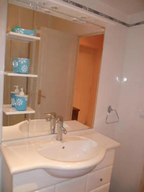 MODERNE 3 PIECES 30 m CROISETTE