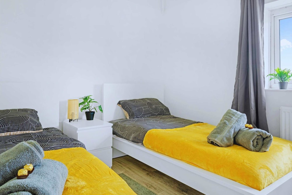 4 Bedrooms - 3 Bathrooms House
