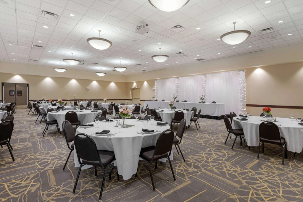 Comfort Suites & Conference Center