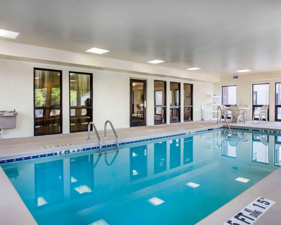 Comfort Inn & Suites at Stone Mountain