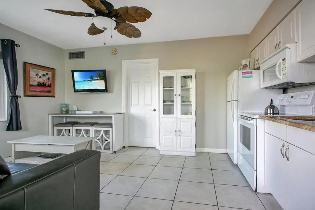 Five Palms Suite 210 - Daily - Weekly - Monthly