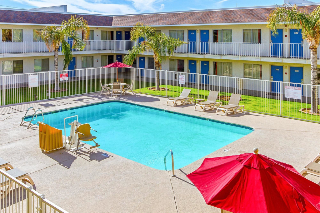 Motel 6-Phoenix, AZ - North Bell Road