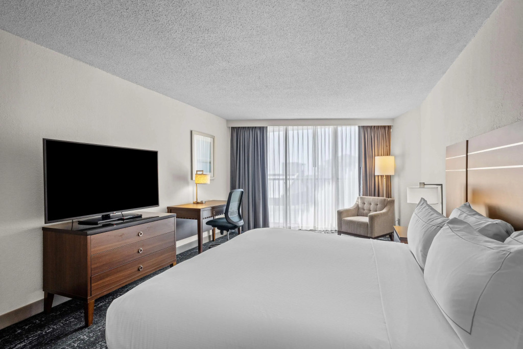 DoubleTree by Hilton Atlantic Beach Oceanfront