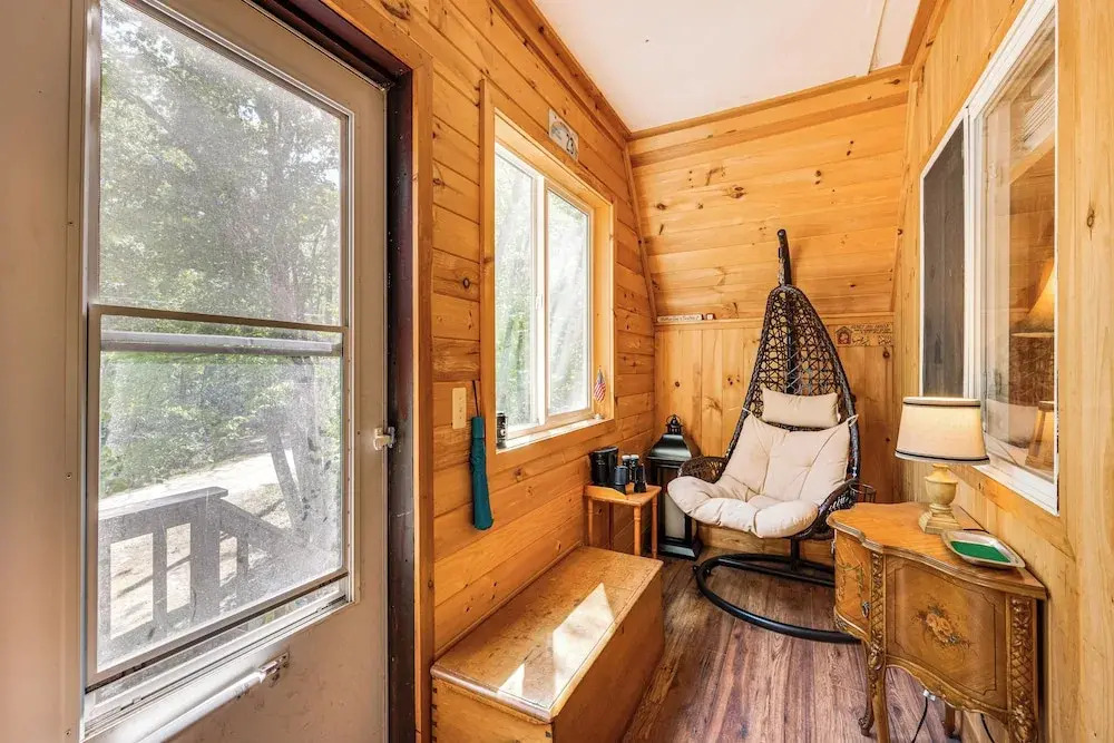 7 Mi to Ski Slopes! Cozy Madison Cabin w/ Fire Pit