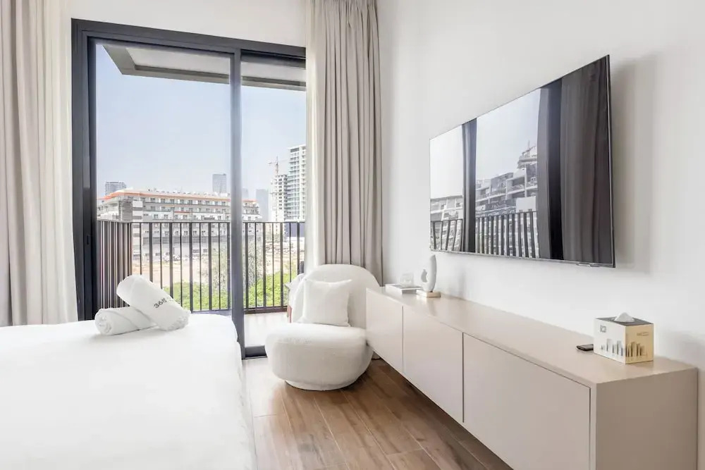 JVC Gem 2BR w maidsroom - Oakley Square