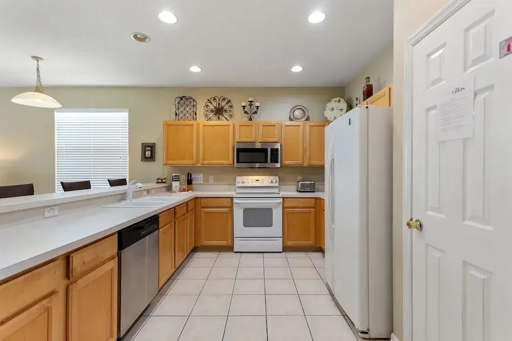 Sun Living: Golf Community, Private Pool 809 4 Bedroom Villa