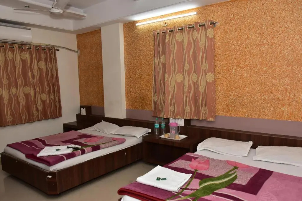 Hotel sai dhyan