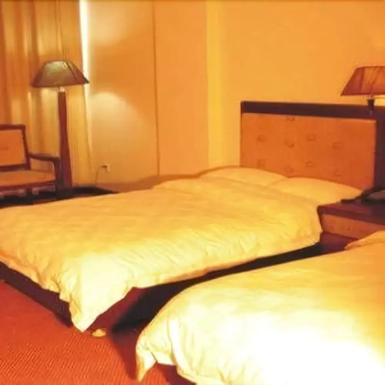 City Comfort Inn Hotel (Maoming Dianbai District People's Hospital Wanda Plaza)
