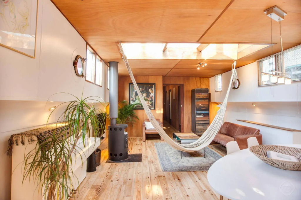 Houseboat apartments - Canal Belt East area